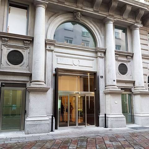 Via Ugo Foscolo building – Milan